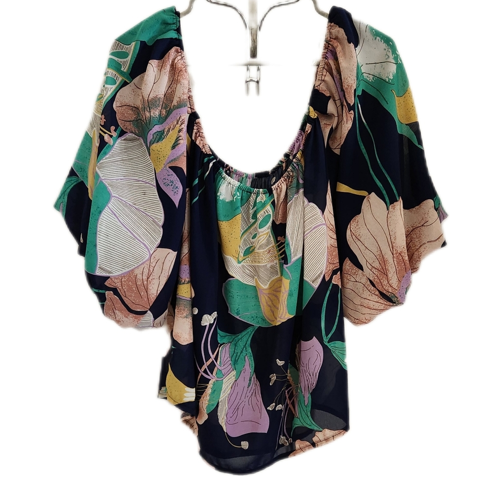 Entro off the shoulder flowy top